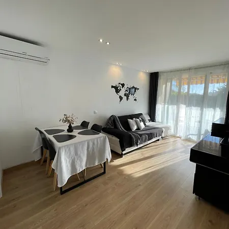 Flat With Pool In Apartment Sitges