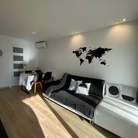 Apartment Flat With Pool In Sitges