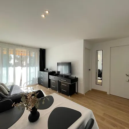 Flat With Pool In Sitges